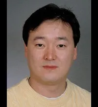 성우인 김관진의 대표 이미지