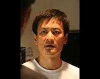 배우인 왕지강의 대표 이미지