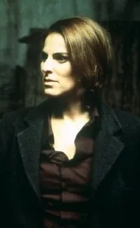 배우인 모니카 로페즈의 대표 이미지