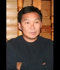 감독인 디셰노프 바이르의 대표 이미지