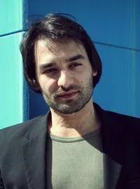 배우, 각본인 드라한 바케마의 대표 이미지