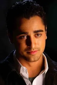 배우인 이므란 칸의 대표 이미지