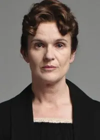 배우인 시오반 피너란의 대표 이미지