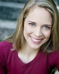 배우인 앨리슨 바네스의 대표 이미지