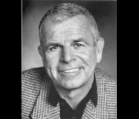 영화배우인 윌리엄 드베인의 대표 이미지