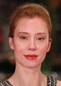 배우인 프란지스카 페트리의 대표 이미지