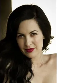 성우인 그레이 그리핀의 대표 이미지