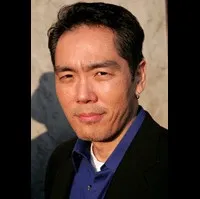 영화배우인 유지 오쿠모토의 대표 이미지