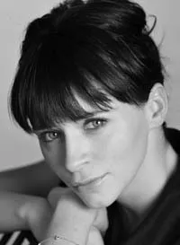 배우인 샬렌 맥케나의 대표 이미지