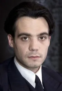 영화배우인 하비에르 벨트란의 대표 이미지