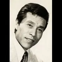 배우인 윤일주의 대표 이미지