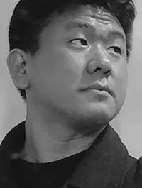 감독인 윤지석의 대표 이미지