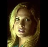 배우인 킴 타가트의 대표 이미지