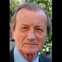 배우인 라도슬라브 브조보하티의 대표 이미지