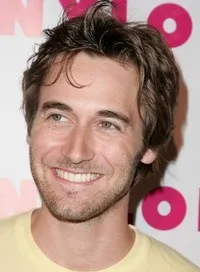 영화배우인 라이언 에골드의 대표 이미지