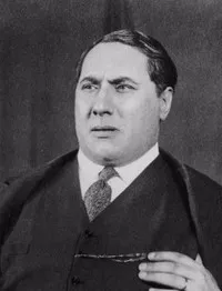 배우인 피에르 알코버의 대표 이미지