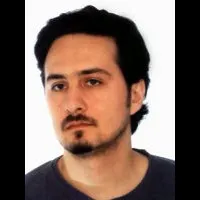 감독, 각본, 촬영, 제작/기획, 편집인 세이피 테오만의 대표 이미지