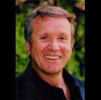 배우인 이브 레니에의 대표 이미지