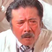 배우인 왕감진의 대표 이미지
