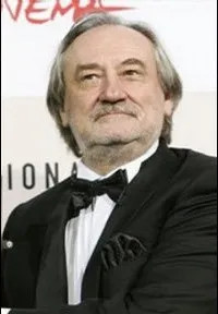 배우인 보단 스툽카의 대표 이미지