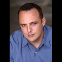 배우인 에릭 메하라코풀로스의 대표 이미지