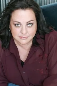 배우인 타라 카시안의 대표 이미지