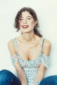 배우인 클라우디아 허브츠만의 대표 이미지