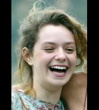 배우인 마르티나 훈카델라의 대표 이미지