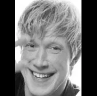 배우인 알렉세이 크라프첸코의 대표 이미지