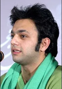 배우인 사베르 아바르의 대표 이미지