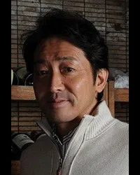 영화배우인 타츠미 타쿠로의 대표 이미지