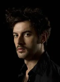 영화배우인 하비에르 레이의 대표 이미지