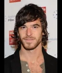 배우인 하비에르 페레이라의 대표 이미지