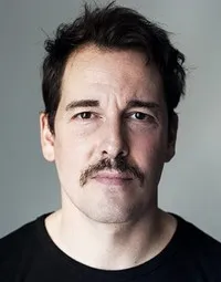 배우인 펠릭스 크라머의 대표 이미지