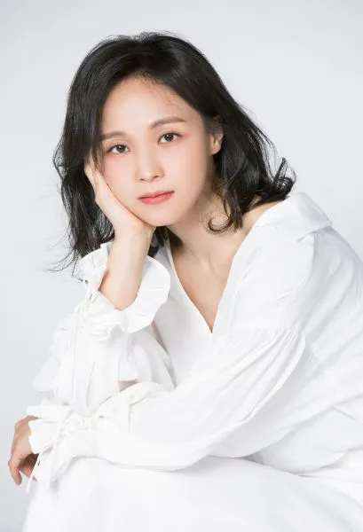 연극배우인 임윤비의 대표 이미지