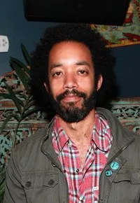 영화배우, 코미디언인 와이어트 센낙의 대표 이미지