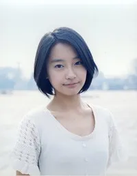 영화배우인 시미즈 쿠루미의 대표 이미지