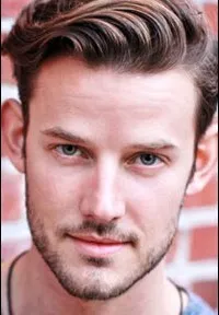 영화배우인 에반 윌리엄스의 대표 이미지