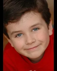 영화배우인 딜런 클락 마샬의 대표 이미지