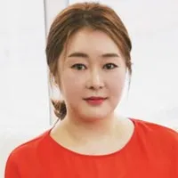 뮤지컬배우인 윤사봉의 대표 이미지