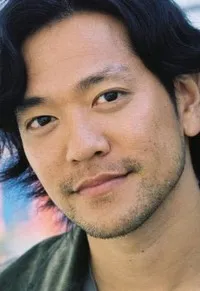 영화배우인 루이스 오자와 창첸의 대표 이미지