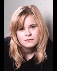 배우인 마리-루이스 슈람의 대표 이미지