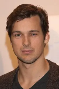 영화배우인 플로리안 데이비드 핏츠의 대표 이미지