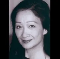 배우인 티나 첸의 대표 이미지