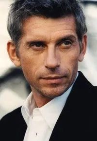 배우인 자크 검블린의 대표 이미지