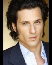 영화배우인 할 오잔의 대표 이미지