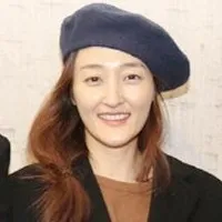 영화배우, 작가인 김모아의 대표 이미지
