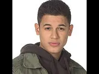 영화배우인 브론슨 펠리티어의 대표 이미지