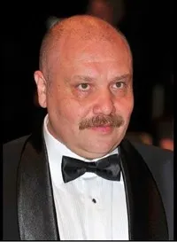 배우인 아흐메트 뭄타즈 타이란의 대표 이미지