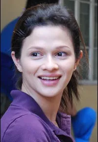 배우인 캐서린 루나의 대표 이미지